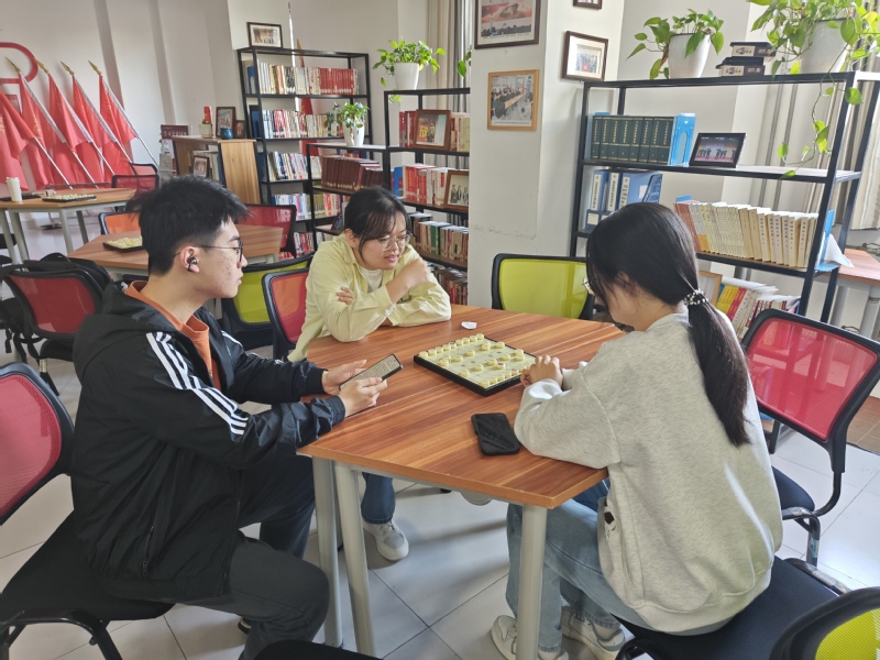 麻醉学院举办"方寸棋盘，竞展芳...